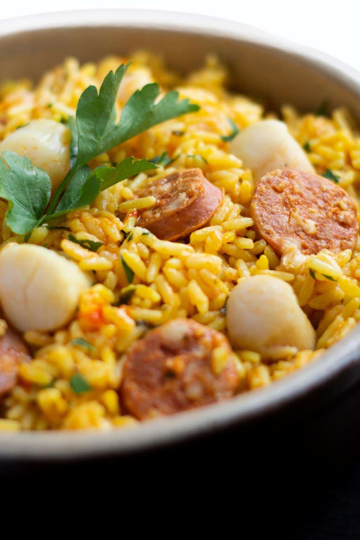 Easy Scallops & Chorizo Paella: Satisfy Cravings in 30 Mins
